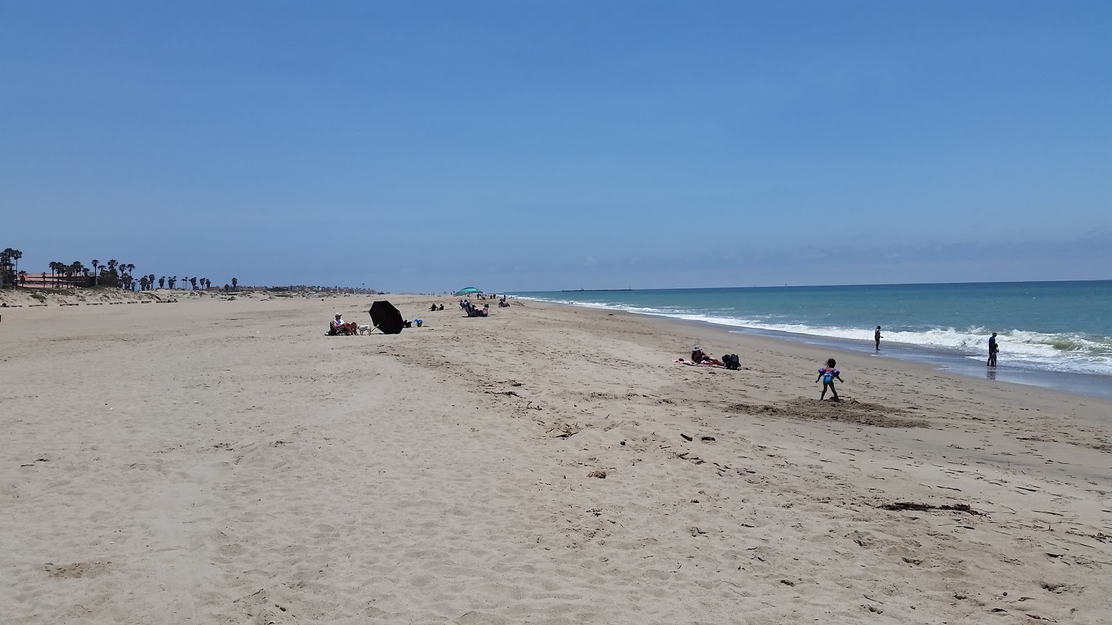Fotografie cu Oxnard Beach cu nivelul de curățenie înalt