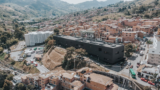 Parque Biblioteca Fernando Botero San Cristóbal