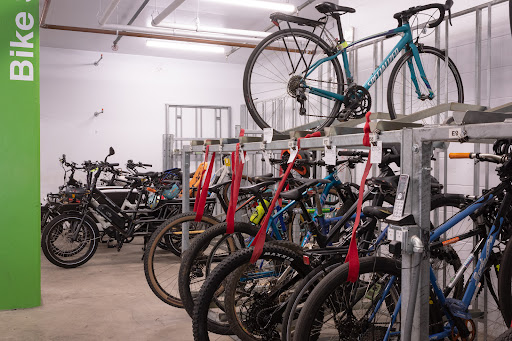 Bicycle rental service Oakland