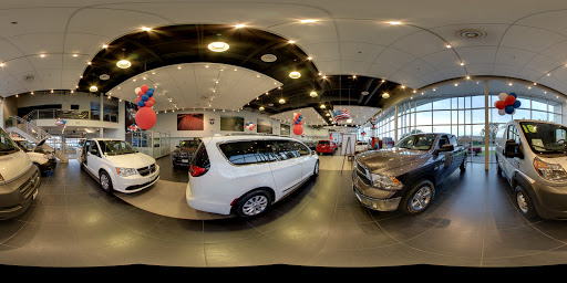 Car Dealer «Larry Roesch Chrysler Jeep Dodge RAM», reviews and photos, 200 W Grand Ave, Elmhurst, IL 60126, USA