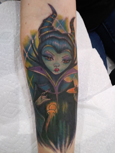 Tattoo Shop «Virginia Beach Ink Tattoo and Piercing Studio», reviews and photos, 612 Nevan Rd, Virginia Beach, VA 23451, USA