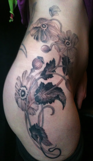 Tattoo Shop «TigerLily Tattoo», reviews and photos, 4620 NE Sandy Blvd, Portland, OR 97213, USA