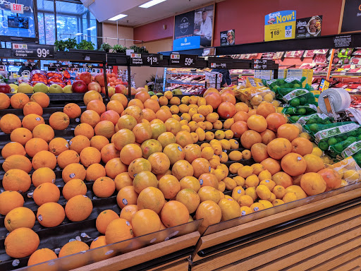 Grocery Store «Hannaford Supermarket», reviews and photos, 150 Bridge St, Pelham, NH 03076, USA