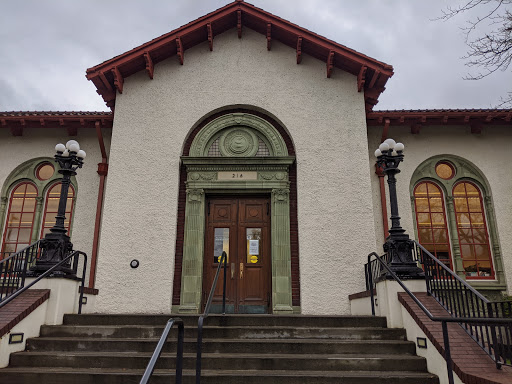 Used Book Store «Title Wave Used Bookstore», reviews and photos, 216 NE Knott St, Portland, OR 97212, USA