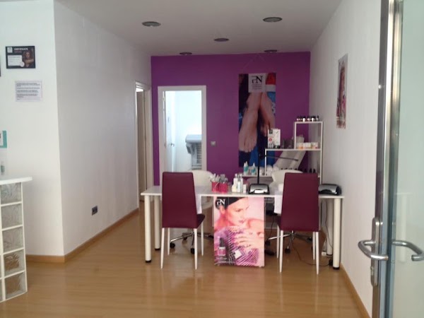 Naisa NailsBeauty