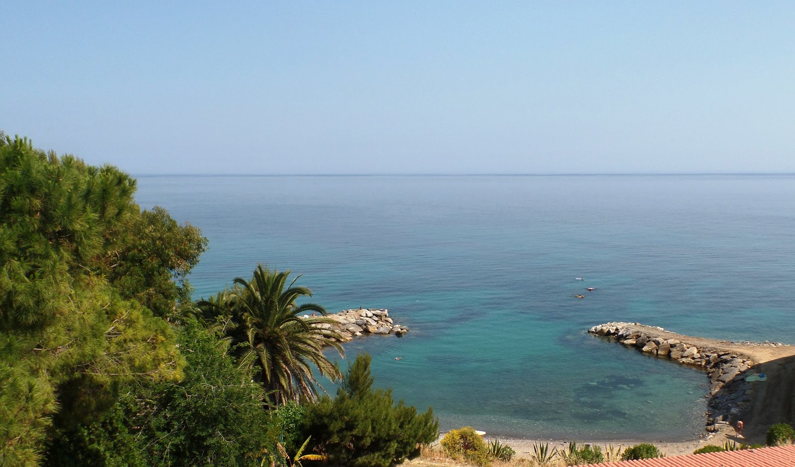 Foto von Volo beach und die siedlung