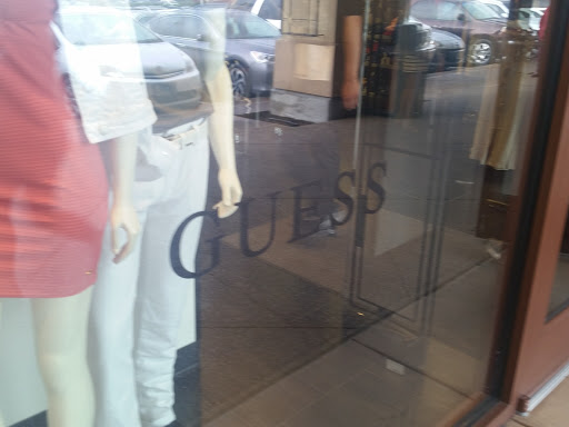 Clothing Store «GUESS Factory», reviews and photos, 1001 N Arney Rd #804, Woodburn, OR 97071, USA