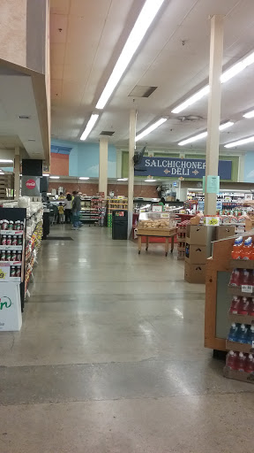 Grocery Store «Supermercado Nuestra Familia», reviews and photos, 1826 Vinton St, Omaha, NE 68108, USA