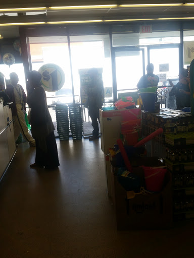 Dollar Store «Dollar Tree», reviews and photos, 181 S Rosemead Blvd, Pasadena, CA 91107, USA