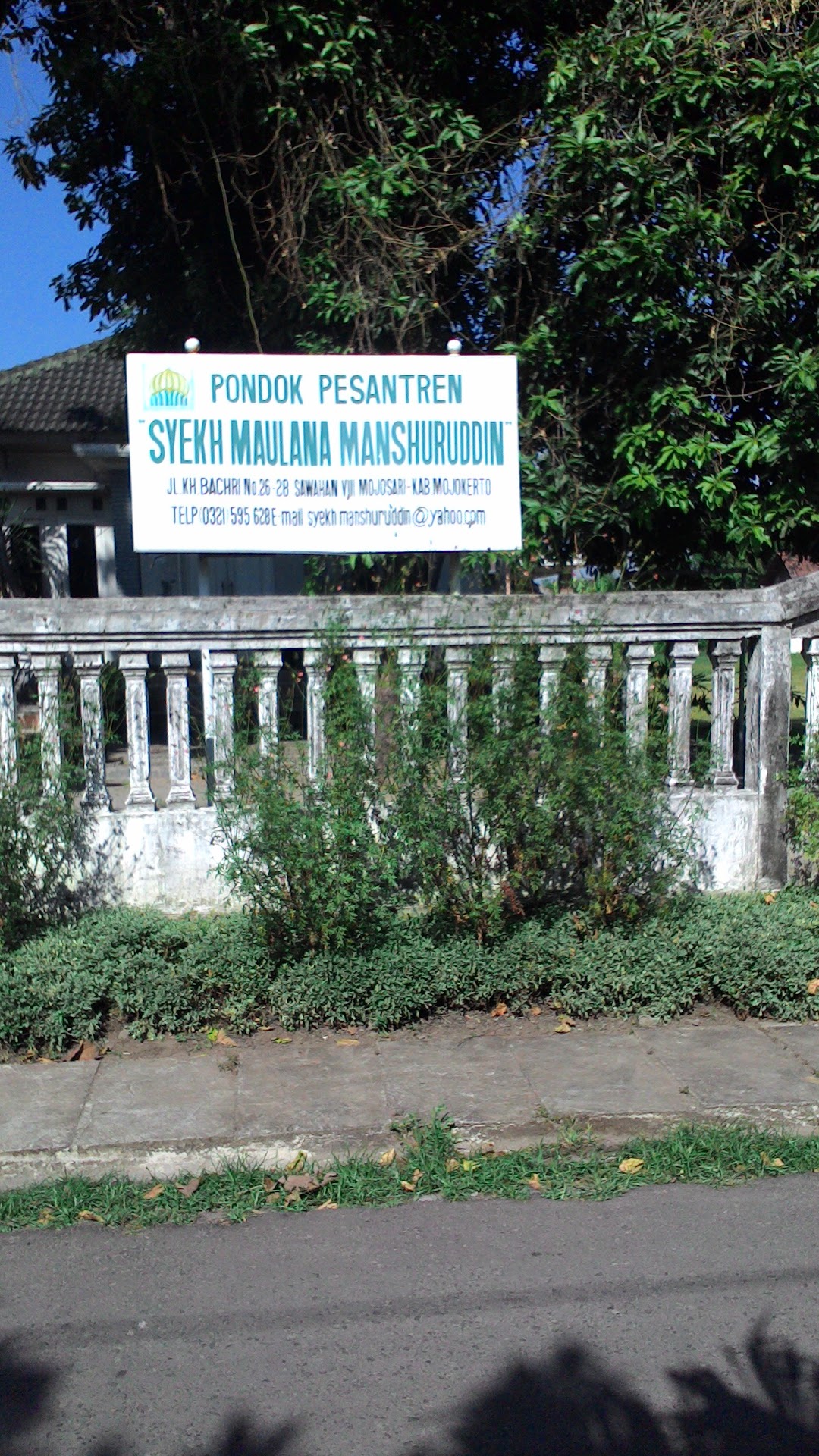 Pondok Pesantren Syekh Maulana Manshuruddin