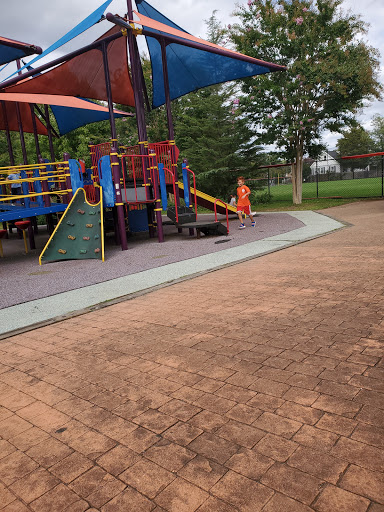 Park «Pine Acres Park», reviews and photos, 196 Pine Acres Blvd, Deer Park, NY 11729, USA