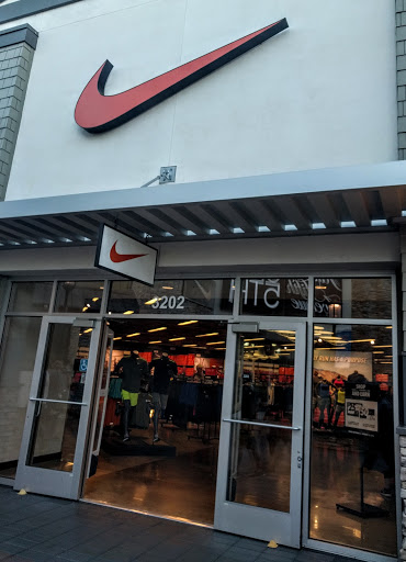 Sporting Goods Store «Nike Factory Store», reviews and photos, 3202 Livermore Outlets Dr, Livermore, CA 94551, USA