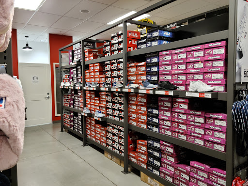 Shopping Mall «Gloucester Premium Outlets», reviews and photos, 100 Premium Outlets Dr, Blackwood, NJ 08012, USA