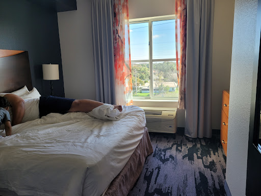 Hotel «Fairfield Inn & Suites by Marriott Orlando at SeaWorld®», reviews and photos, 10815 International Dr, Orlando, FL 32821, USA