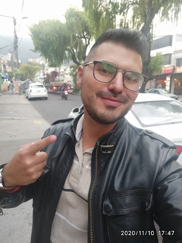 Opiniones de 5th Avenue Peluquería en Quito - Peluquería