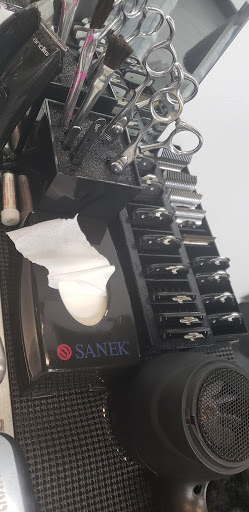 Barber Shop «Finos Barber Shop», reviews and photos, 11230-B Grandview Ave #4, Wheaton, MD 20903, USA