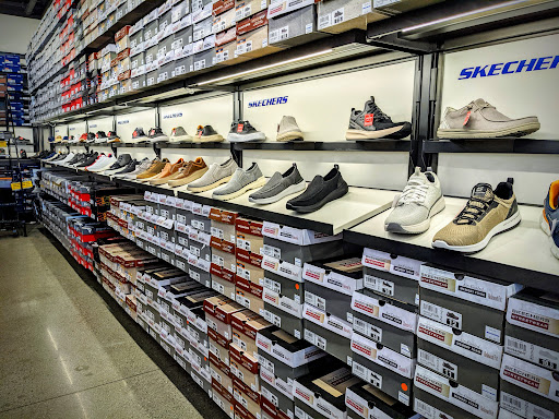 Shopping Mall «Birch Run Premium Outlets», reviews and photos, 12240 S Beyer Rd, Birch Run, MI 48415, USA