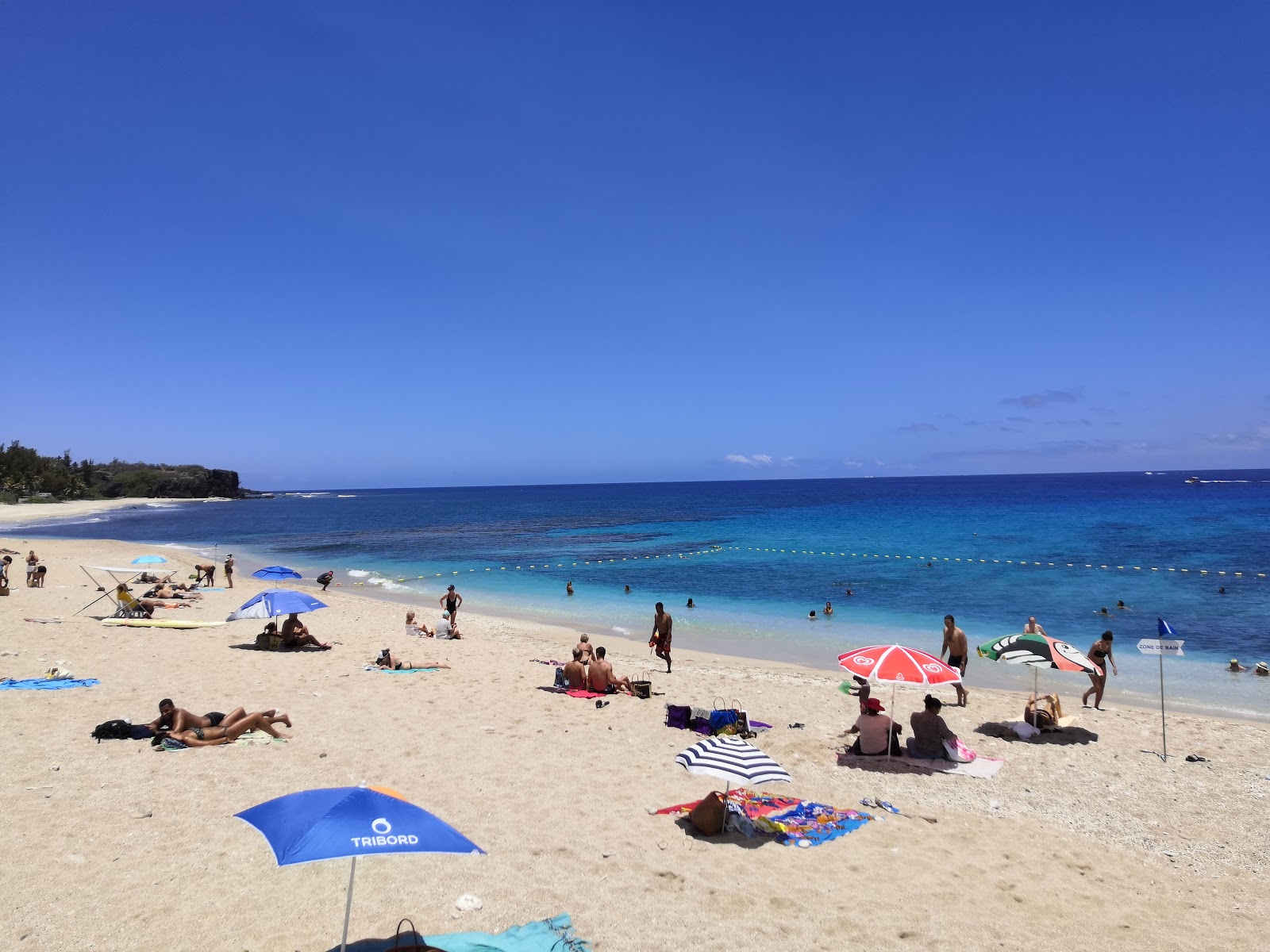 Fotografija Boucan Canot Beach z turkizna čista voda površino