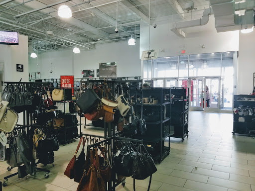 Department Store «Saks OFF 5TH», reviews and photos, 3310 Livermore Outlets Dr, Livermore, CA 94551, USA