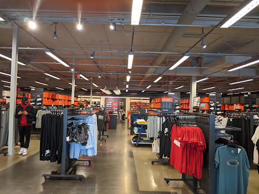 Sporting Goods Store «Nike Factory Store», reviews and photos, 1600 Saratoga Ave #213, San Jose, CA 95129, USA