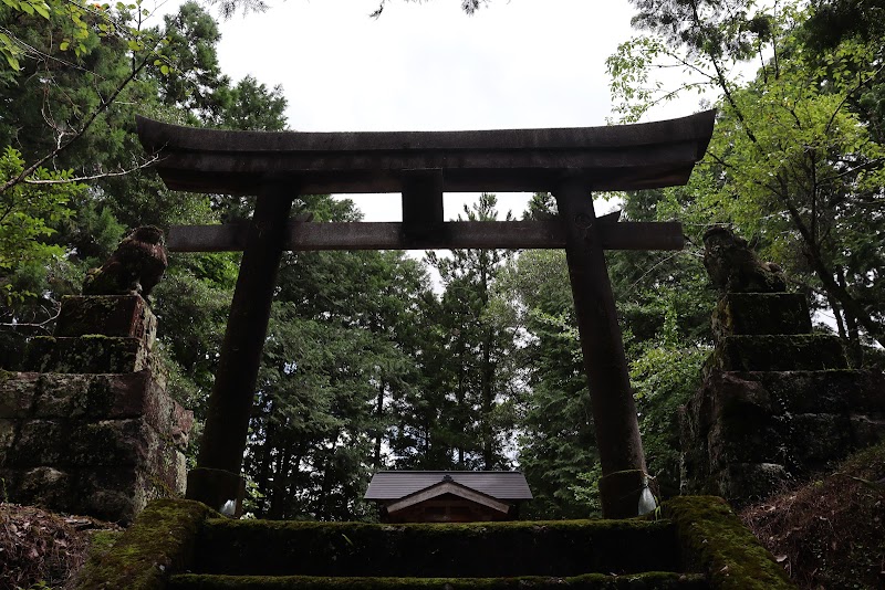 横岩神社