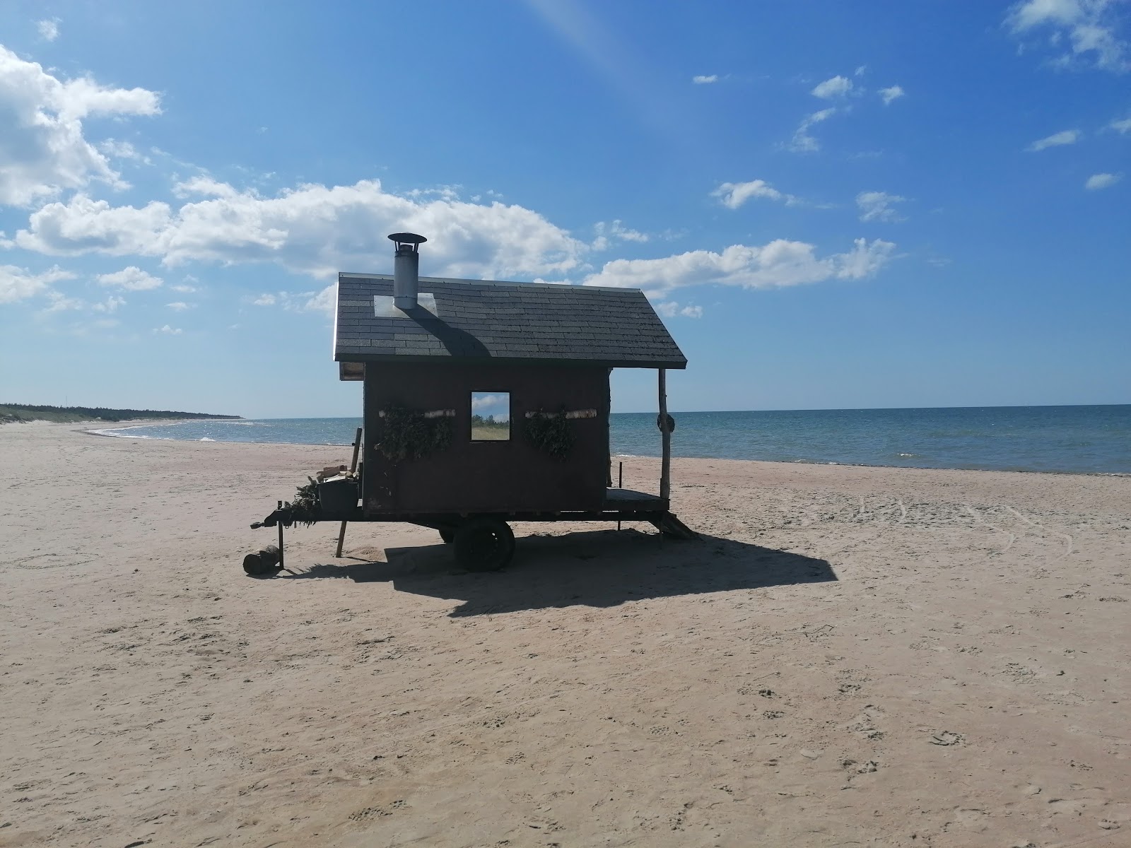 Foto von Miera osta camping mit beiger sand Oberfläche