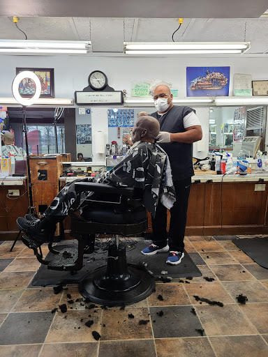Barber Shop «Best Way Barber Shop», reviews and photos, 3909 Buechel Bank Rd, Louisville, KY 40218, USA
