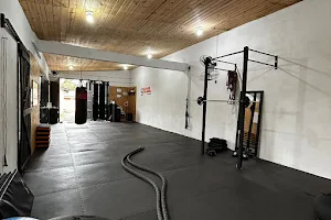 Garage Training Gianne Morais - Centro de treinamento físico image