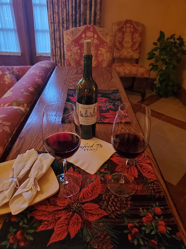 Bed & Breakfast «Lynfred Winery», reviews and photos, 15 S Roselle Rd, Roselle, IL 60172, USA