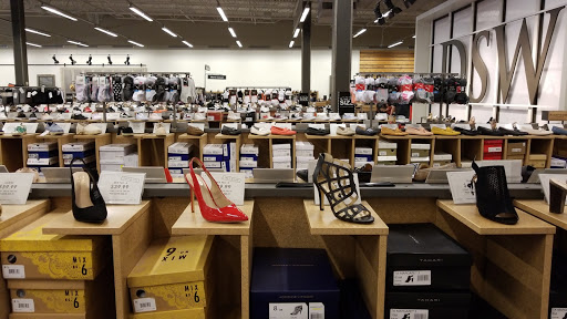 Shoe Store «DSW Designer Shoe Warehouse», reviews and photos, 852 N E Mall Blvd, Hurst, TX 76053, USA
