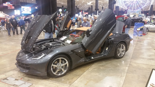 Car Dealer «R&H Motorcars», reviews and photos, 6441 Davis Industrial Pkwy, Solon, OH 44139, USA