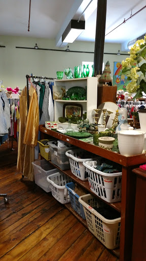 Stafford Thrift Shop, 2 River Rd # 101, Stafford Springs, CT 06076, USA, 