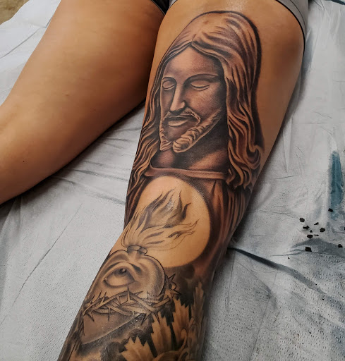 Explore lung cancer tattoo ideas, creative tattoo ideas in Bakersfield, available at CLASSIC STANDARD TATTOO CO.