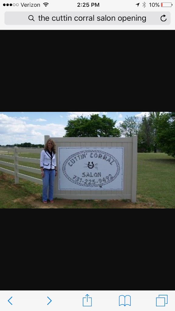 Cuttin Corral Salon 38034