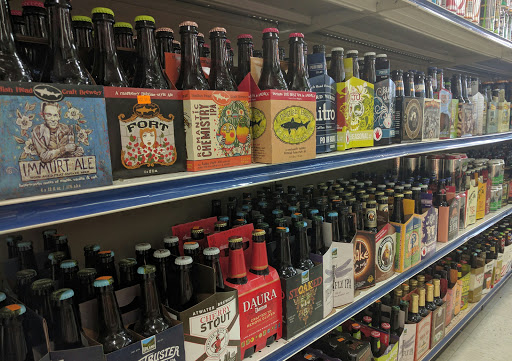 Liquor Store «Breeze Thru Wine & Spirits», reviews and photos, 11104 W Bluemound Rd, Milwaukee, WI 53226, USA