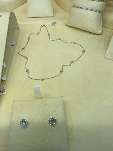 Jeweler «LeeBrant Jewelers», reviews and photos, 1050 Crown Pointe Pkwy #500, Dunwoody, GA 30338, USA
