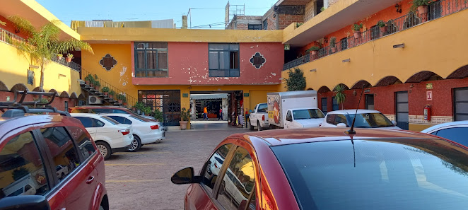 Hotel Monte Calvario Benigno Romo 51, Centro, 47000 San Juan de los Lagos, Jal., México