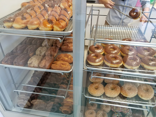 Donut Shop «Foothills Donuts», reviews and photos, 4014 Foothills Blvd, Roseville, CA 95747, USA