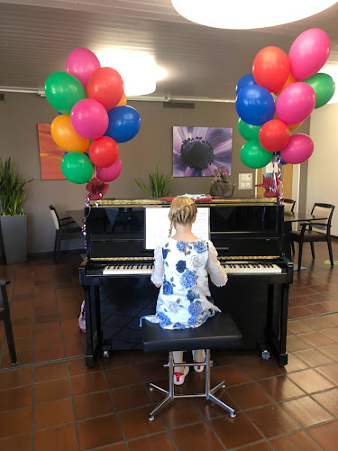 Kommentare und Rezensionen über Piano lessons with Katarina