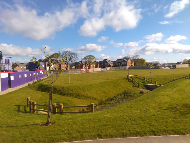 Comments and reviews of Taylor Wimpey Hayfield Park