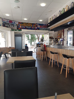 Le café de la gare à Carqueiranne