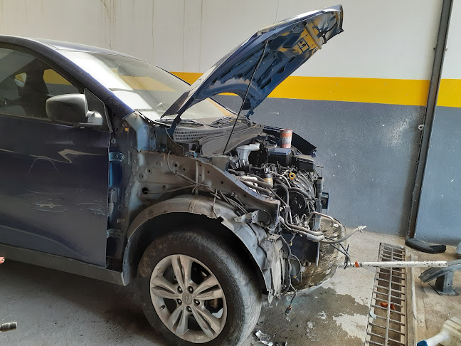 Latoniria's Exclusive auto collision