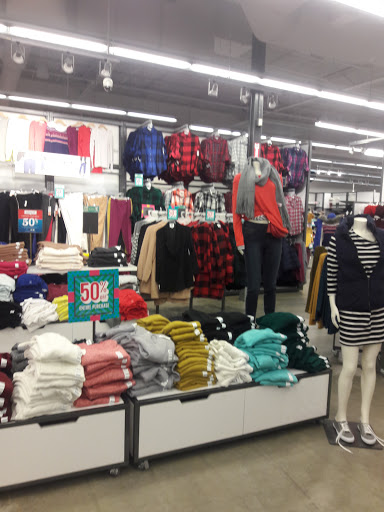 Clothing Store «Old Navy», reviews and photos, 880 Sunrise Hwy, Bay Shore, NY 11706, USA