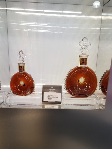 Liquor Store «Liquor Barn», reviews and photos, 287 E Dundee Rd, Wheeling, IL 60090, USA