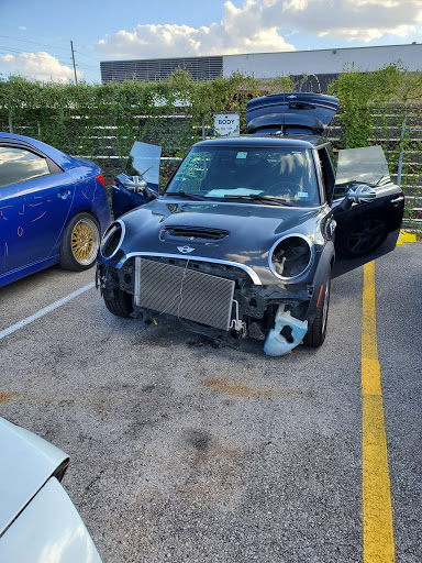 Auto Body Shop «Service King Collision Repair of North Lamar», reviews and photos, 6518 N Lamar Blvd, Austin, TX 78752, USA