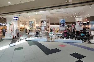 Coresi Shopping Center image