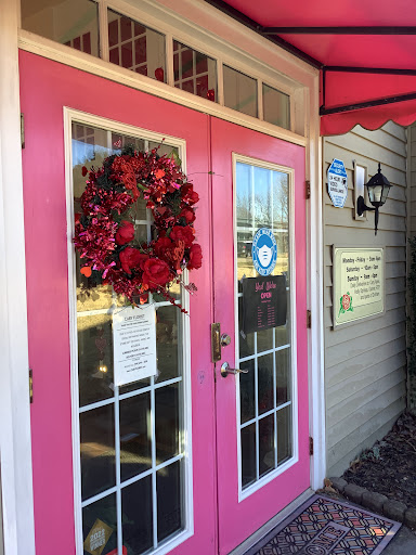 Florist «Cary Florist», reviews and photos, 100 Parkthrough St, Cary, NC 27511, USA