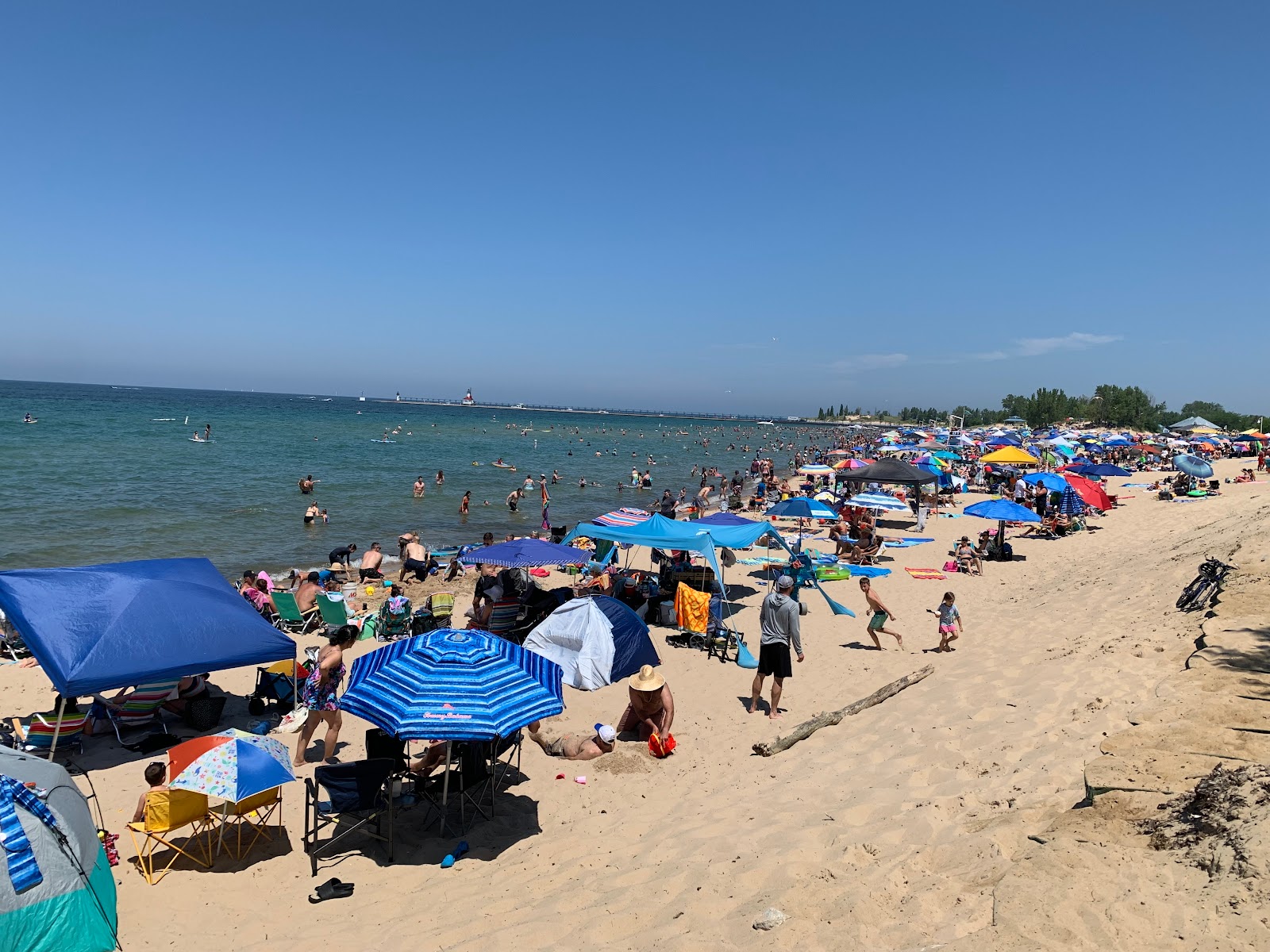 Foto di Silver Beach con molto pulita livello di pulizia