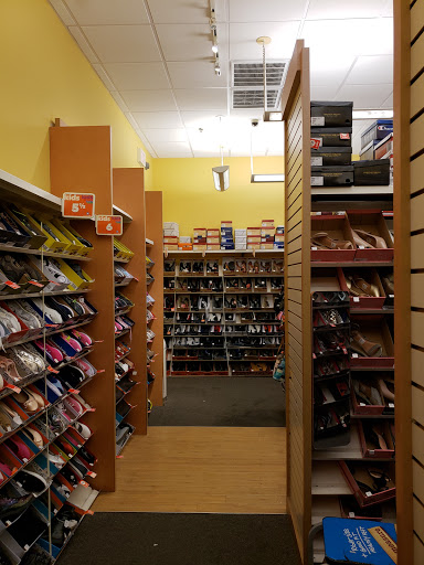 Shopping Mall «Vintage Faire Mall», reviews and photos, 3401 Dale Rd #483, Modesto, CA 95356, USA