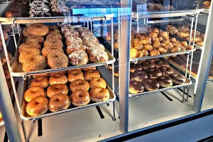 Vista Donuts image